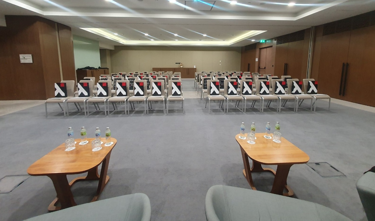 Sala Mediteran - Crowne Plaza - pred početak skupa